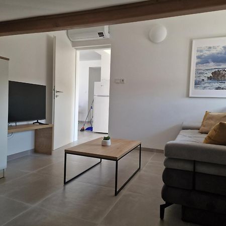 Apartmani Devcic Palit Buitenkant foto
